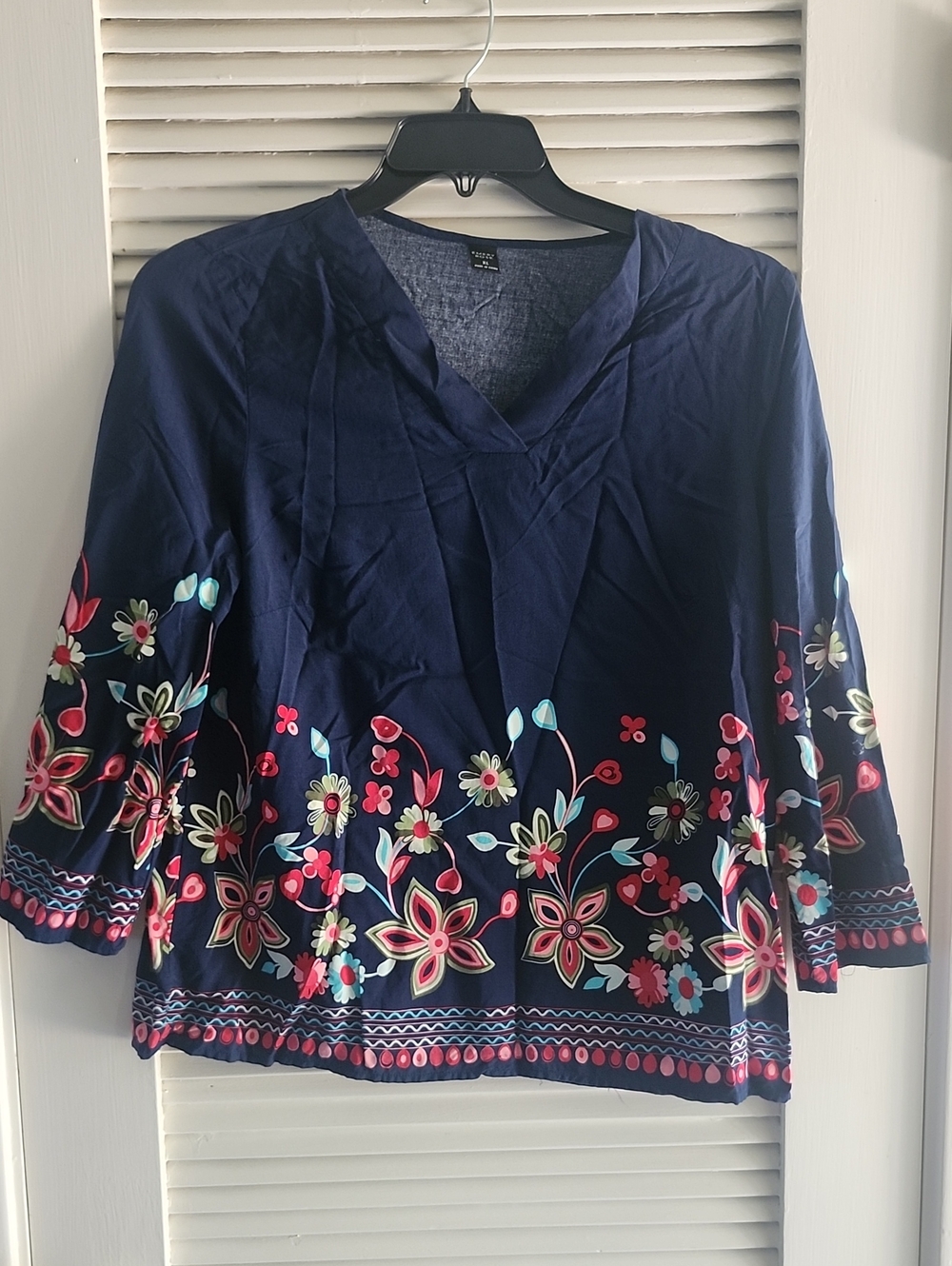 Emery Rose Navy Floral Border Flowy V-Neck Top Vicose Fabric